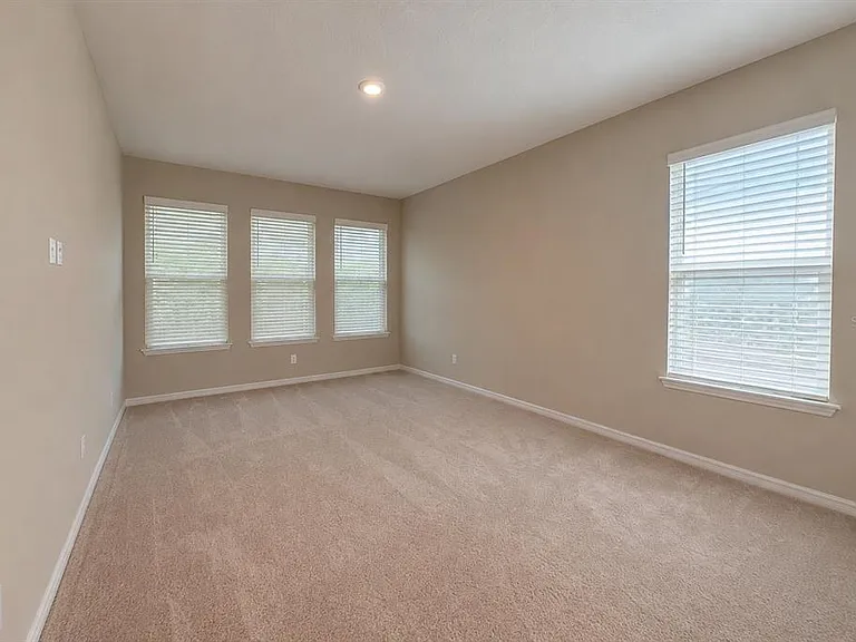 4334 Pond Brook Ct — Photo 18