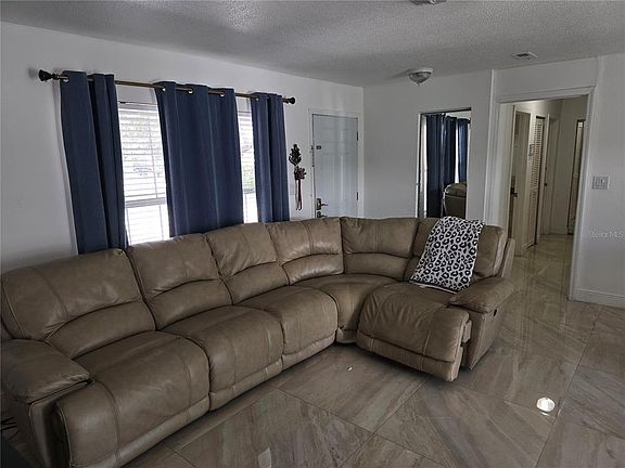3rd image of 537 Melody Cir