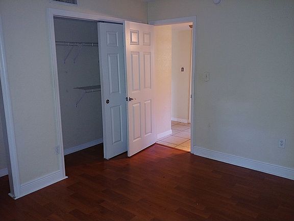 4th image of 924 La Costa Cir Unit 1