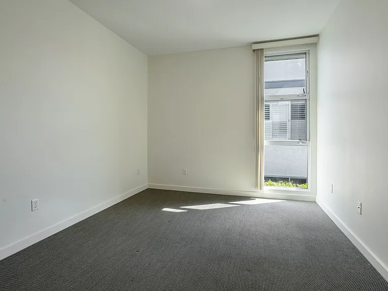 1212 Euclid St #205 — Photo 15