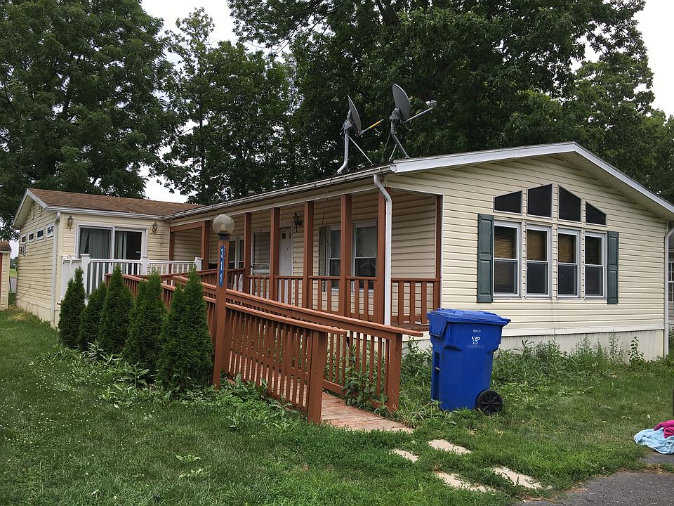 1st image of 311 Briarwood Ct S