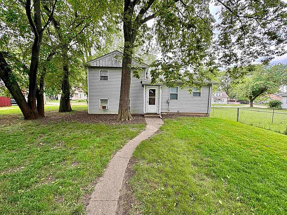 3rd image of 2622 Hanson St