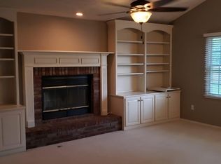 45 Prenzler Dr, Bloomington, IL 61704