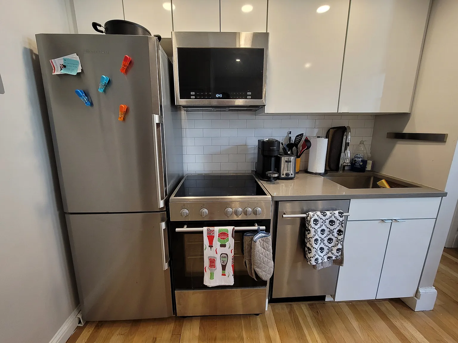 2 bed, 1.0 bath, $3,900 — Photo 3