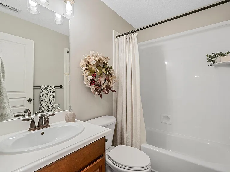 140 E Ace Ln — Photo 22
