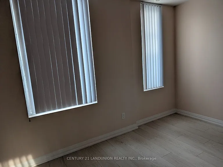 1050 Portage Pkwy #38 — Photo 7