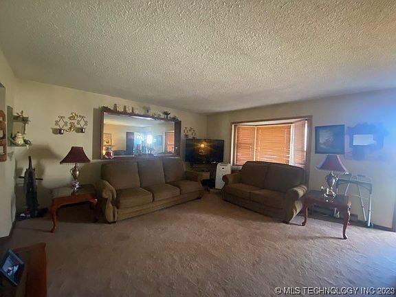 3rd image of 90 W Brewer Ave