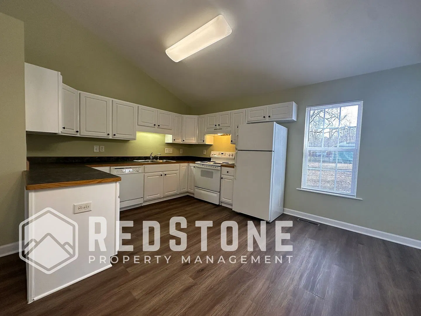 3 bed, 2.0 bath, $1,695 — Photo 3