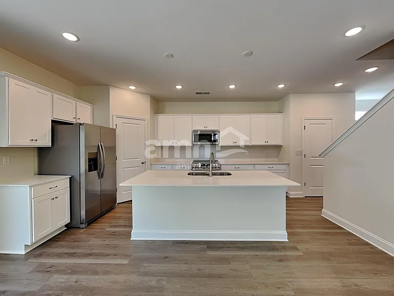 6059 Rosemore Ln — Photo 4