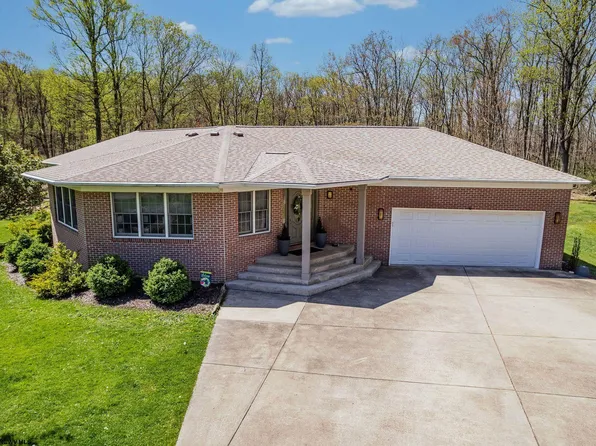 1040 Laurel Wood Dr, Morgantown, WV 26508