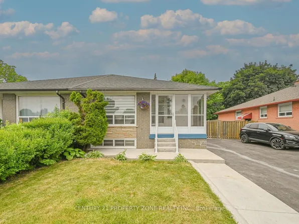 68 Avondale Blvd, Brampton, ON L6T 1H4