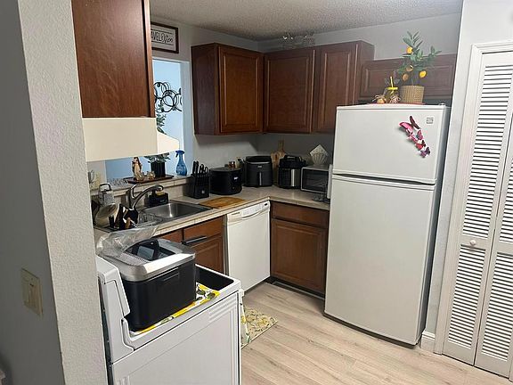 3rd image of 3205 SABAL PALMS COURT #B