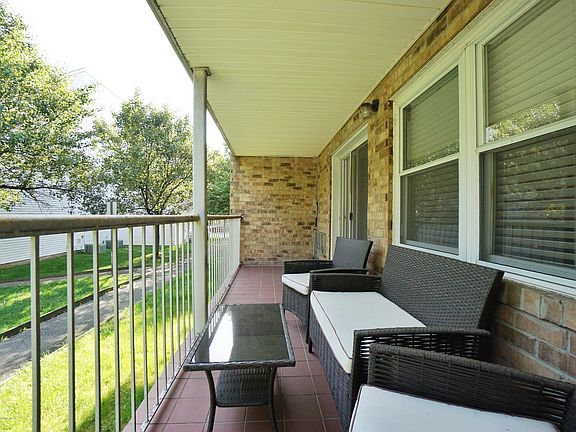 2nd image of 400 Aspen Knolls Way