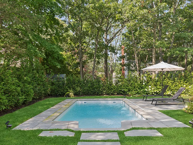 13 Shore Rd — Photo 2