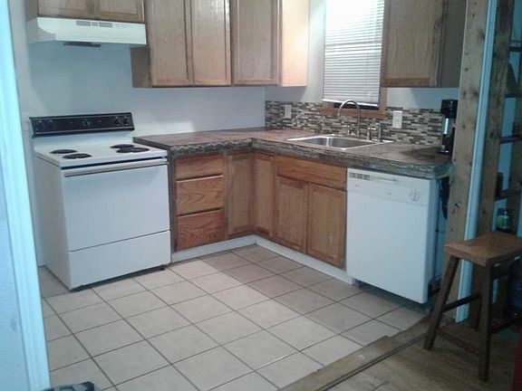 2nd image of 210 W 13th St