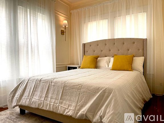 5th image of 338 Cortlandt St #340