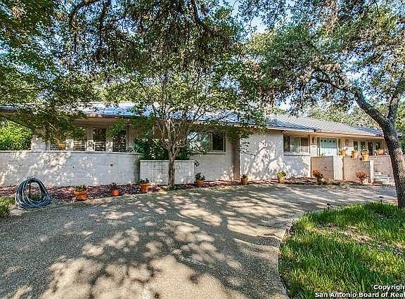 3rd image of 8105 Country Side Dr