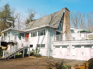 24 Horseshoe Rd, Cos Cob, CT 06807