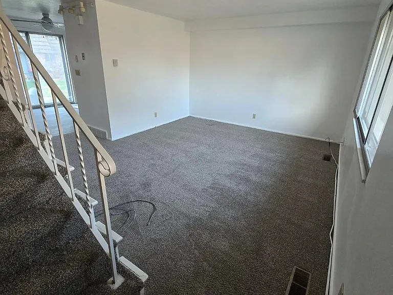 640 N 80 W #2 — Photo 2