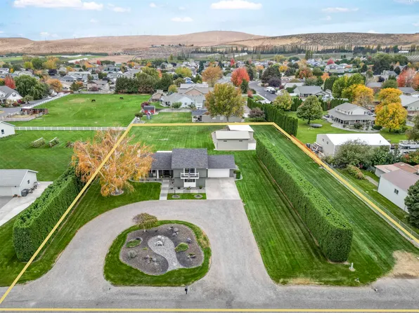 307 W 45th Ave, Kennewick, WA 99337