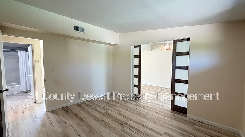 3 bed, 2.0 bath, 1456 sqft, $2,950 — Photo 3