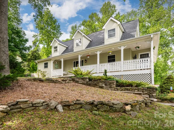 10 Terrapin Trl, Flat Rock, NC 28731