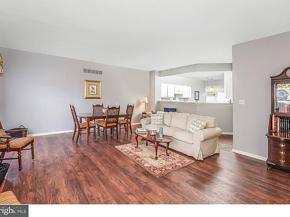 5th image of 6 Redden Ct