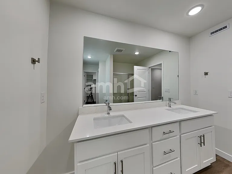 1284 W Mahogany St — Photo 10