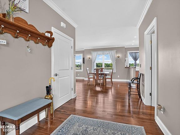 4th image of 9030 Willowgate