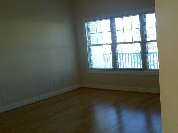 5th image of 2544A Brookville Dr