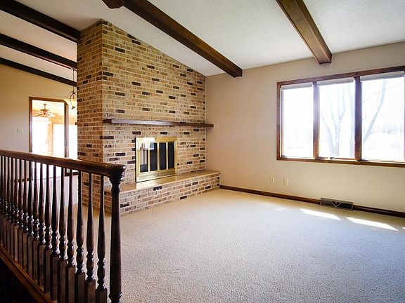 5th image of 122 Willow Lawn Dr