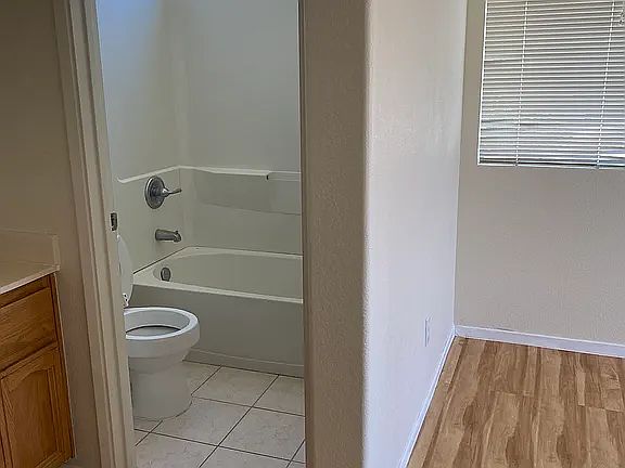 3rd image of 9335 Marlemont Cir