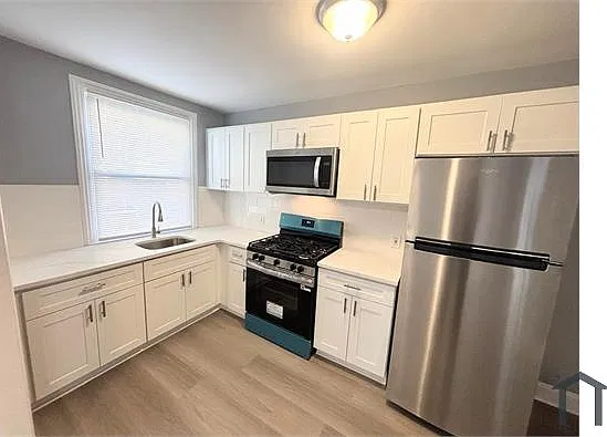 3 bed, $1,995 — Photo 3