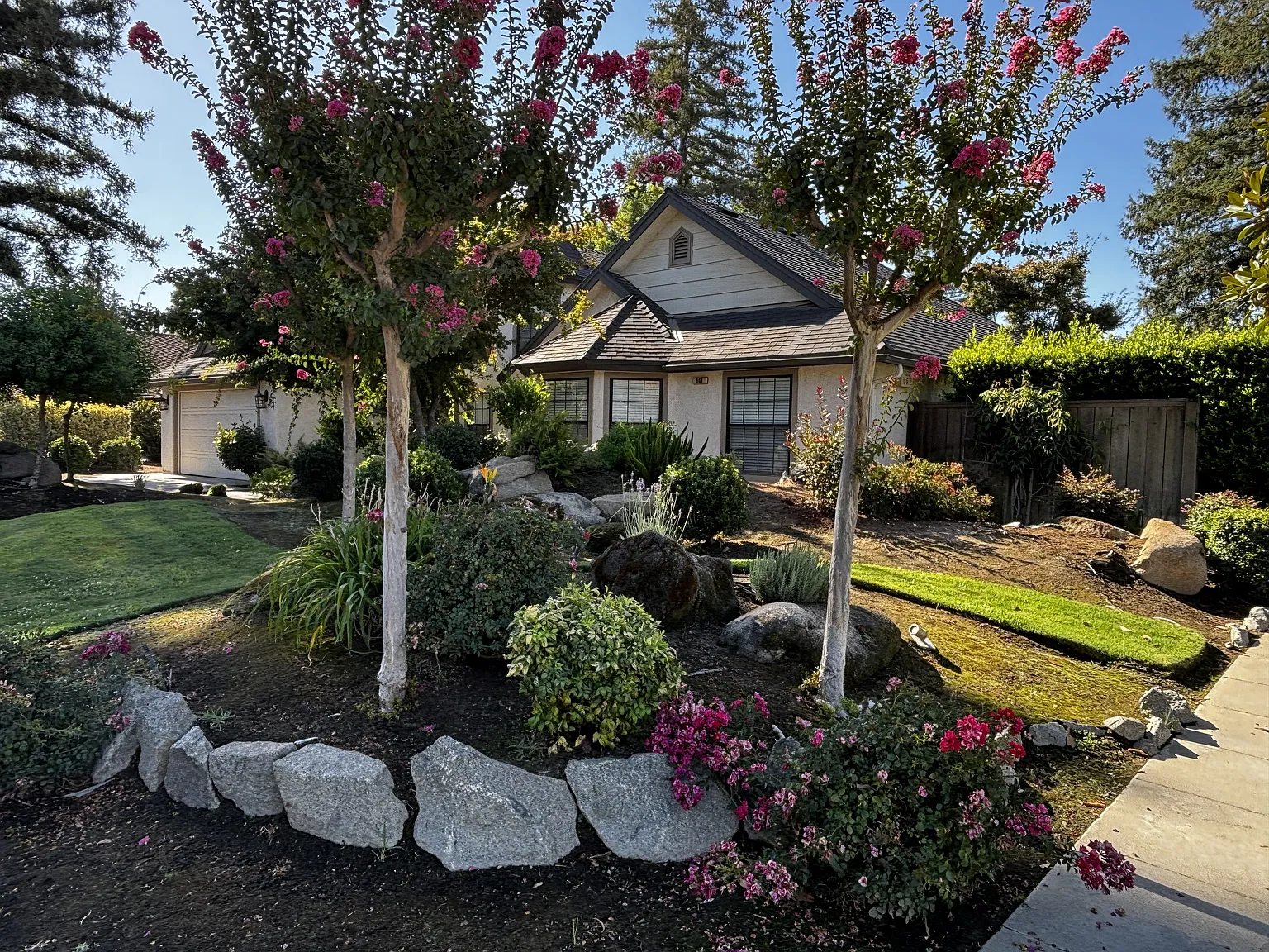 3 bed, 2000 sqft, $2,900 — Photo 2