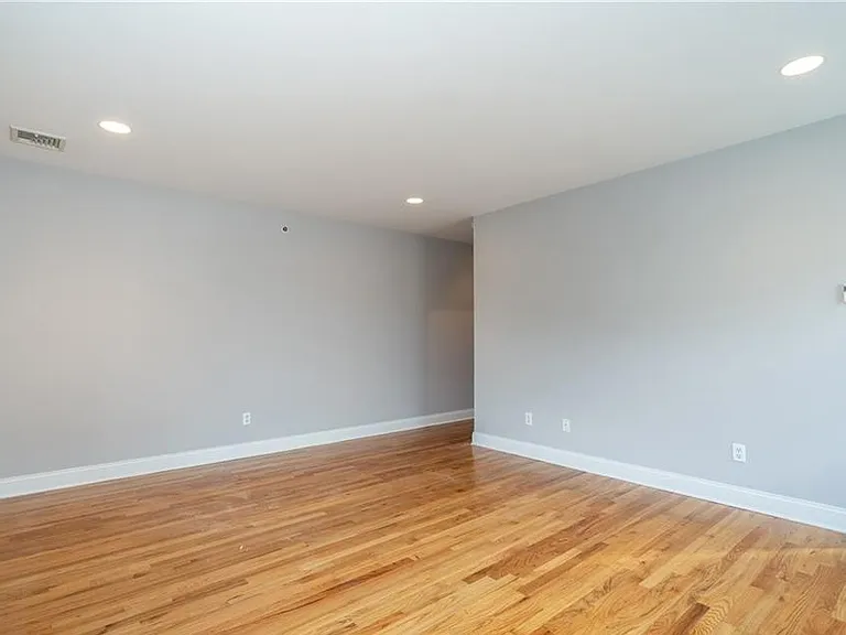 186 Woodside Ave #3 — Photo 9