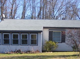 15 Mary Jane Ln, Northampton, MA 01062