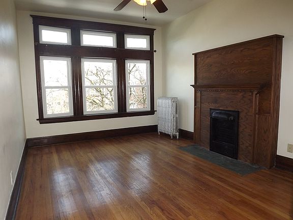 2nd image of 4732 S Saint Lawrence Ave APT 3