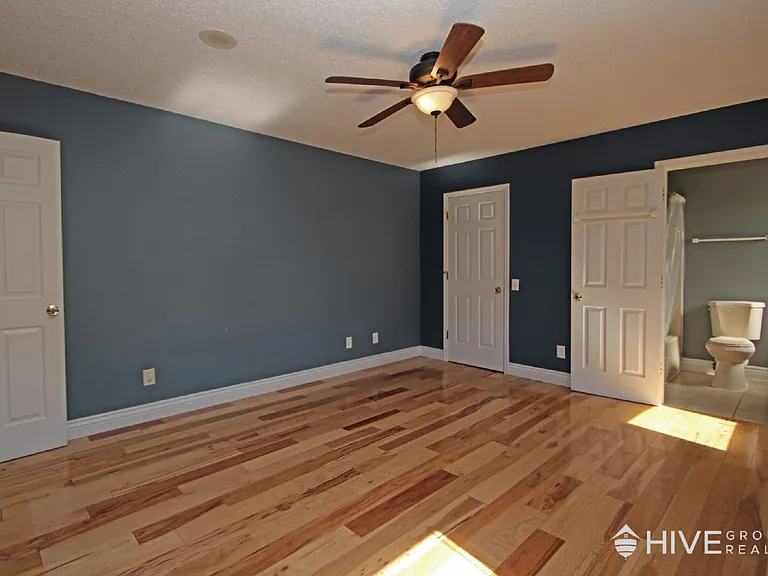 1041 Oak View Ct — Photo 10
