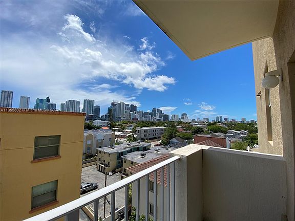2nd image of 119 SW 6th Ave #606