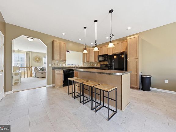 5th image of 104 Green Fern Cir
