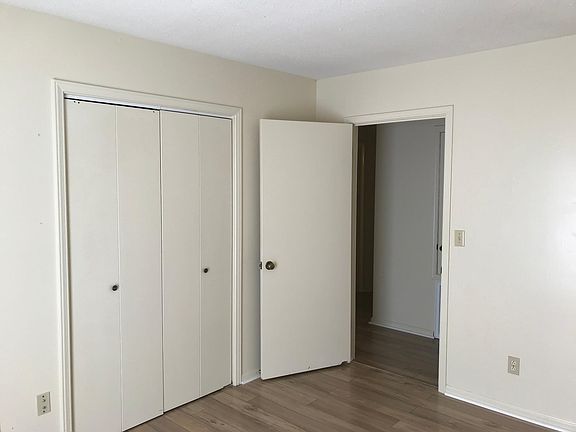 4th image of 3619 19th Ave NE