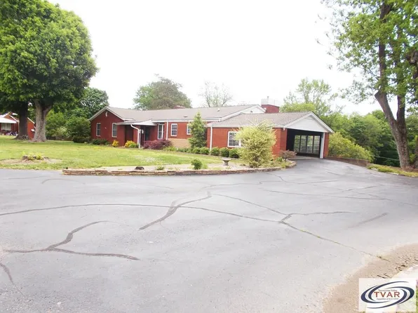 116 N Church Ave, Camden, TN 38320