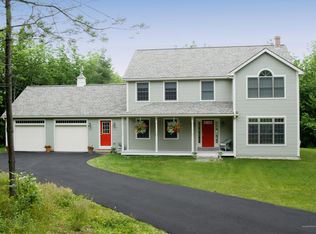 7 Pine St, Farmingdale, ME 04344