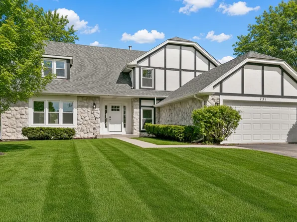 731 Roaring Brook Ln, Algonquin, IL 60102