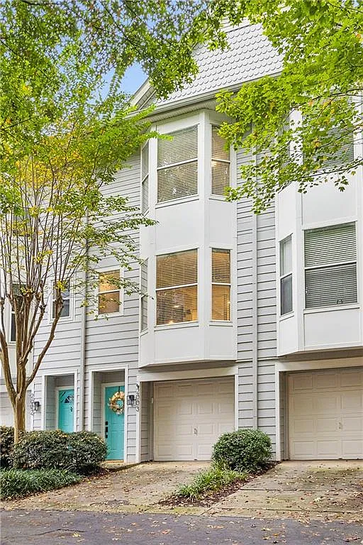 3 bed, 2.5 bath, 1792 sqft, $3,000 — Photo 1
