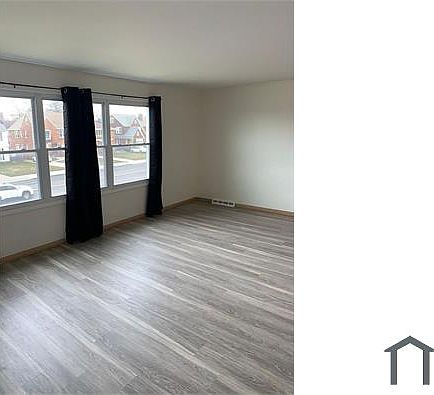 2nd image of 13578 Cedar Rd #2