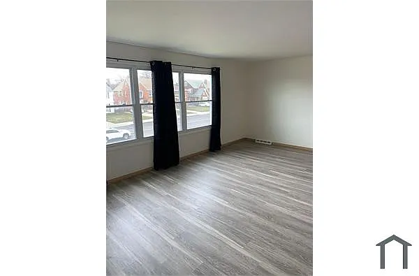 Building Photo - 13578 Cedar Rd #2