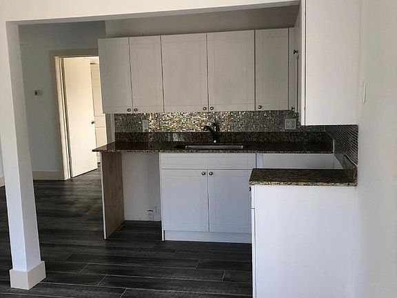 2nd image of 2500 NE 192nd St APT 3