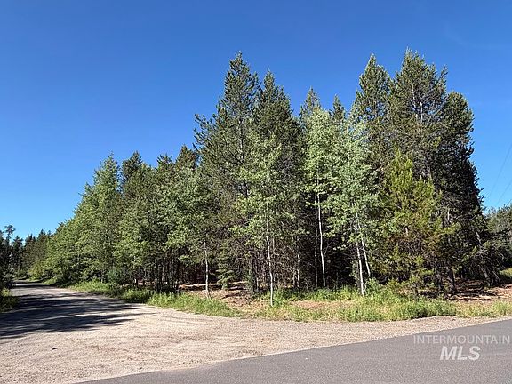 5th image of 137 Lake Trail Dr