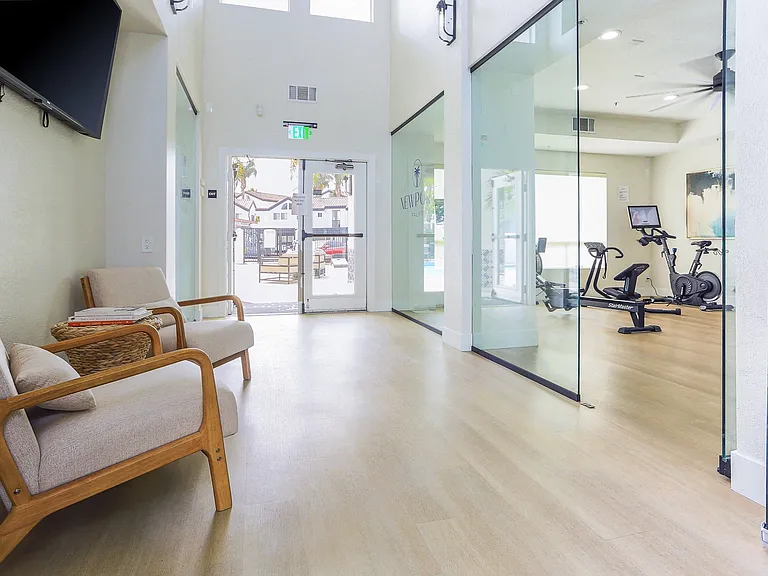 Newport Palms Apartments — Photo 32